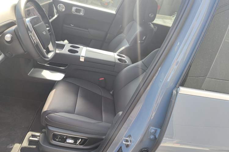 Used Li Auto L8 2025 Ultra Smart Refreshed Edition
