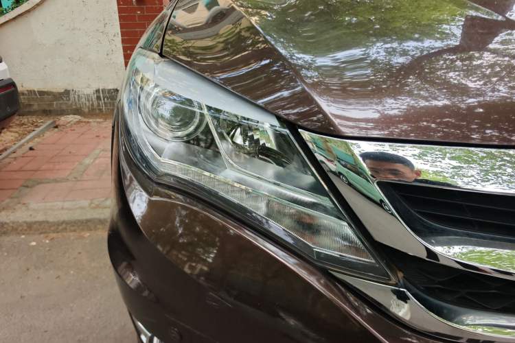 Used BYD S7 2015 2.0T Upgraded Automatic Flagship Version Right Front Headlight