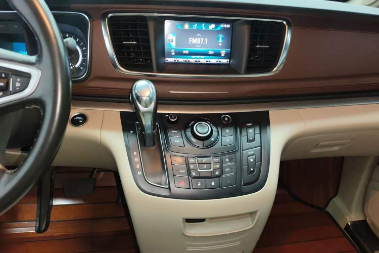 Used Buick GL8 2017 25S Prestige Version China V Standard Audio And AC Panel