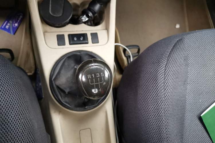 Used Skoda Fabia 2012 1.4L Manual Crystal Edition Gear Lever