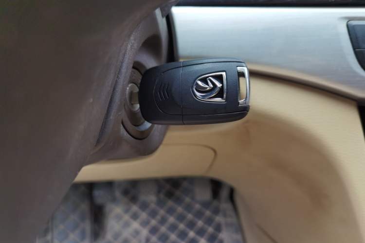 Used Baojun 730 2016 1.5L Manual Comfort Version 7 Seats China V Emission Standard Vehicle Key