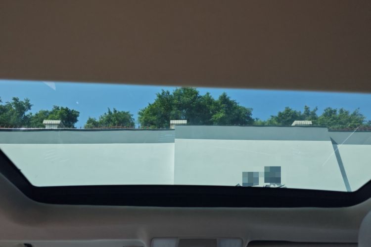 Used Mercedes-Benz E-Class 2010 E 300 L Fashion Model