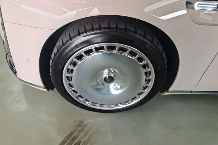 Used Hima S800 2025 Model, Range-Extended Starlight Executive Edition, 4 Seats