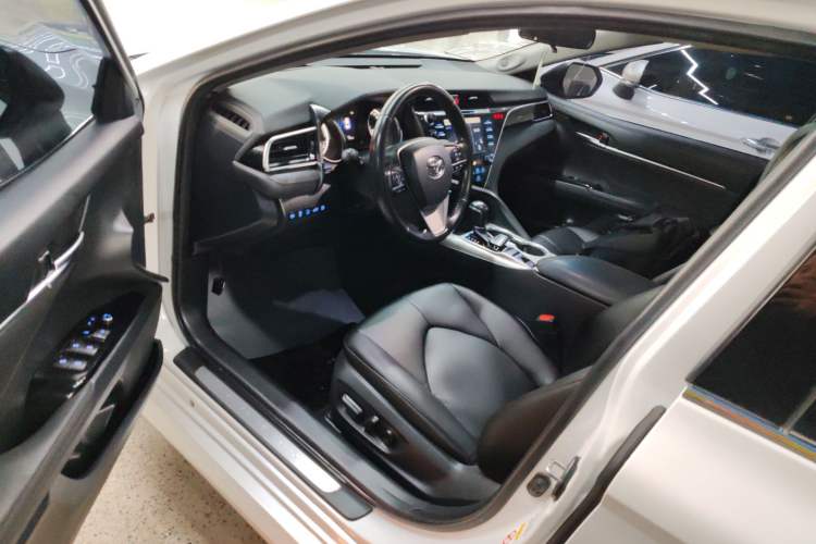 Used Toyota Camry 2018 Dual-Engine 2.5 HG Luxury Edition