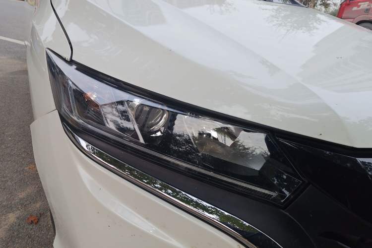 Used Honda Gienia 2017 1.5L CVT Classic Edition Right Front Headlight
