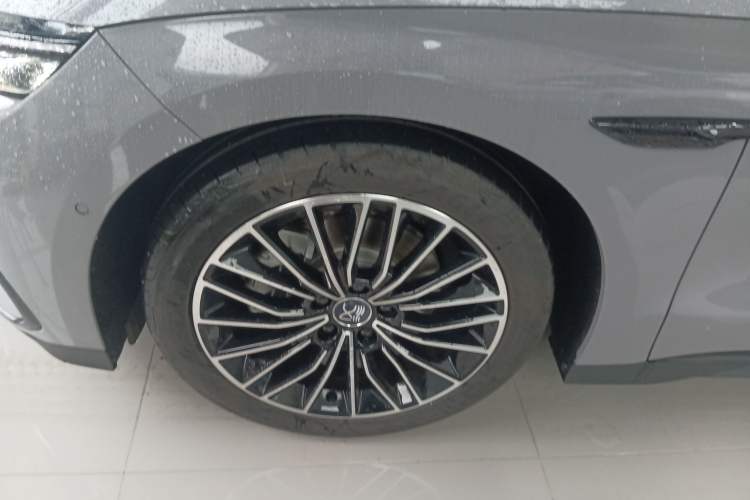Used BYD Han 2025 DM-i Intelligent Driving Edition 125KM LiDAR Flagship Model Left Front Wheel Hub
