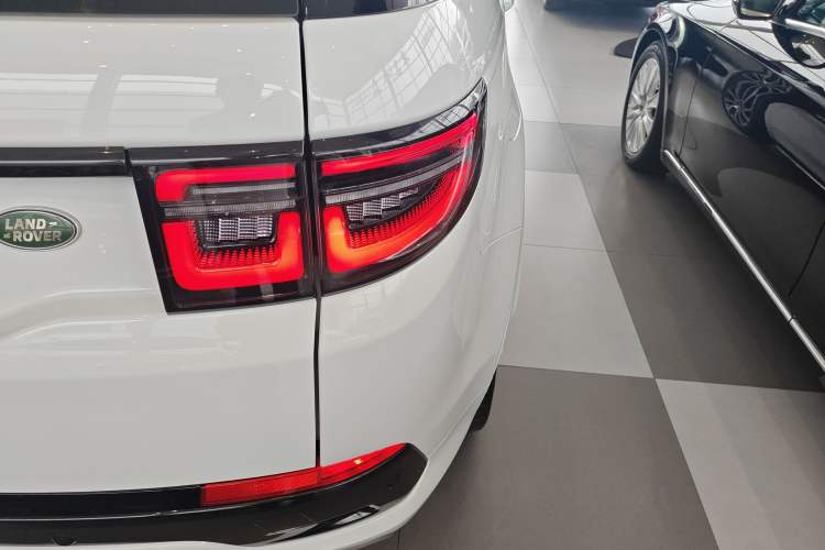 Used Land Rover Discovery Sport 2020 249 PS R-Dynamic Performance Tech Edition 7 Seats
