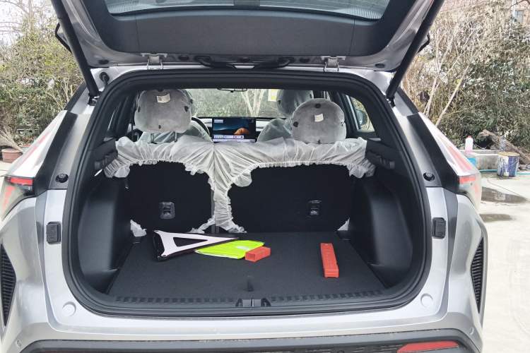 Used Geely Auto Emgrand X7 Sport 2026 Model 1.5TD Aspirational Trunk