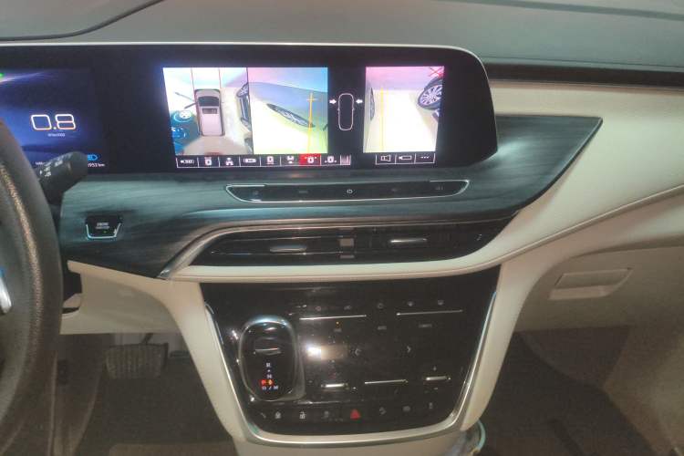 Used Buick GL8 2023 ES Lu Zun Comfort Model
