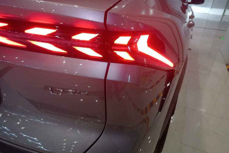 Used Geely Galaxy L7 2025 EM-i 115km Exploration+ Edition