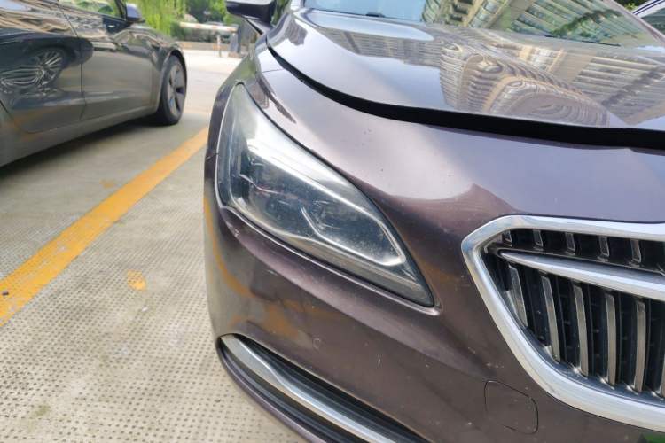 Used Buick LaCrosse 2018 28T Luxury Model Right Front Headlight