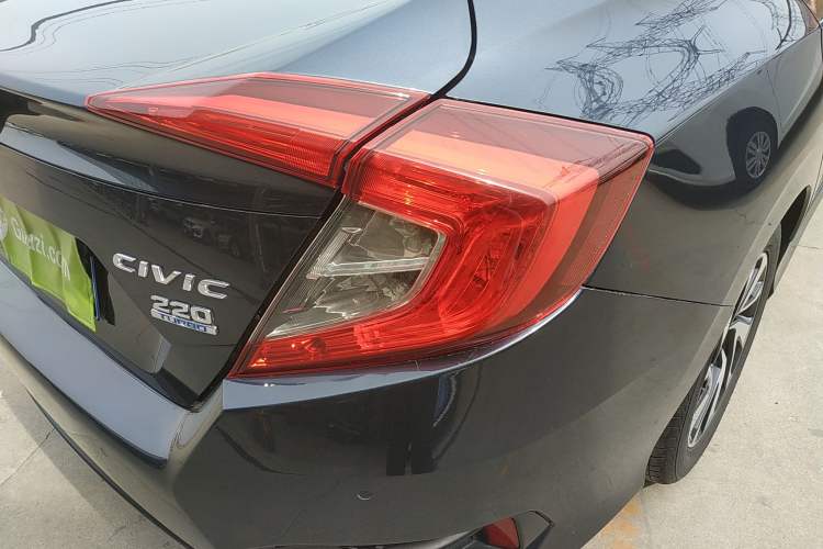 Used Honda Civic 2016 220TURBO CVT Luxury Edition
