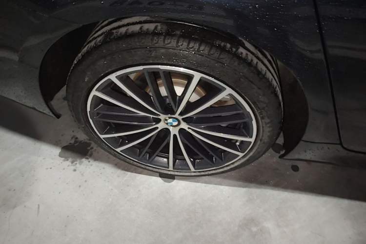 Used BMW 5 Series 2022 Second Facelift 530Li Leading Edition M Sport Package
