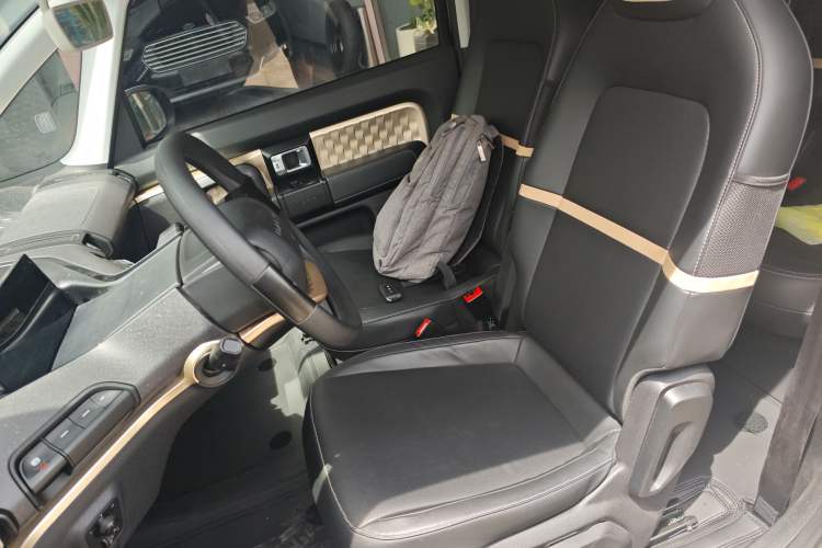 Used Baojun KiWi EV 2022 Artist Lite Edition Lithium Iron Phosphate Left Front Seat