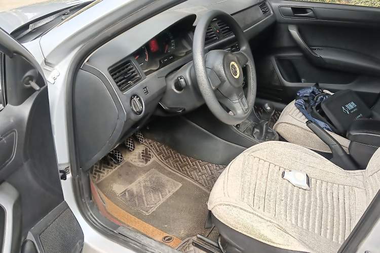 Used Volkswagen Santana 2013 1.4L Manual Fashion Edition