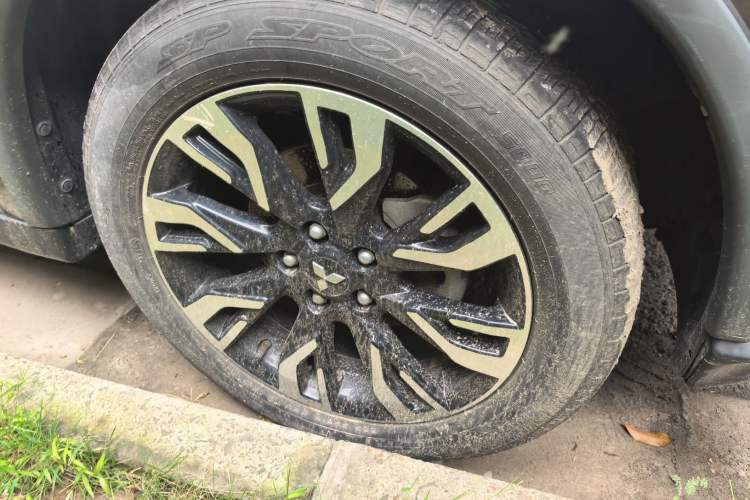 Used Mitsubishi Outlander 2019 2.0L Two-Wheel Drive Comfort Edition 5 Seats China VI Standard