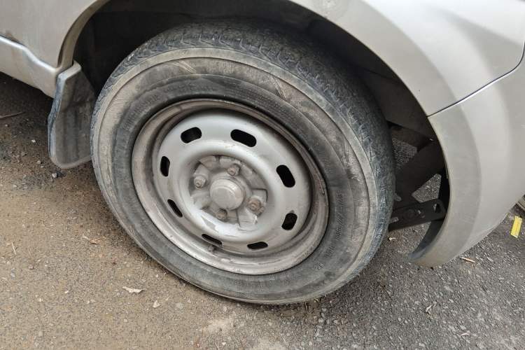 Used BAIC Weiwang 306 2011 1.3L base model 7 seats
