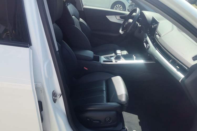 Used Audi A4L 2022 40 TFSI Luxury Dynamic Model
