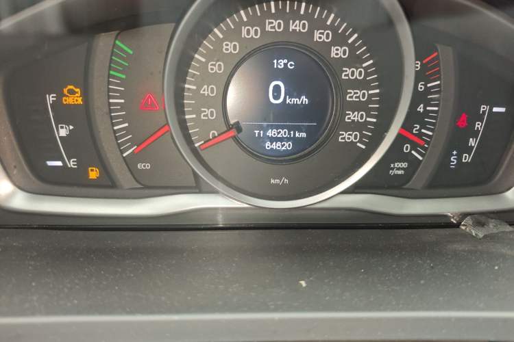 Used Volvo S60 2018 S60L T3 Smart Progress Edition Odometer Close Up