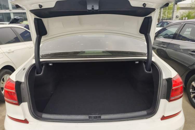 Used Volkswagen Passat 2016 330TSI DSG Prestige Edition Trunk