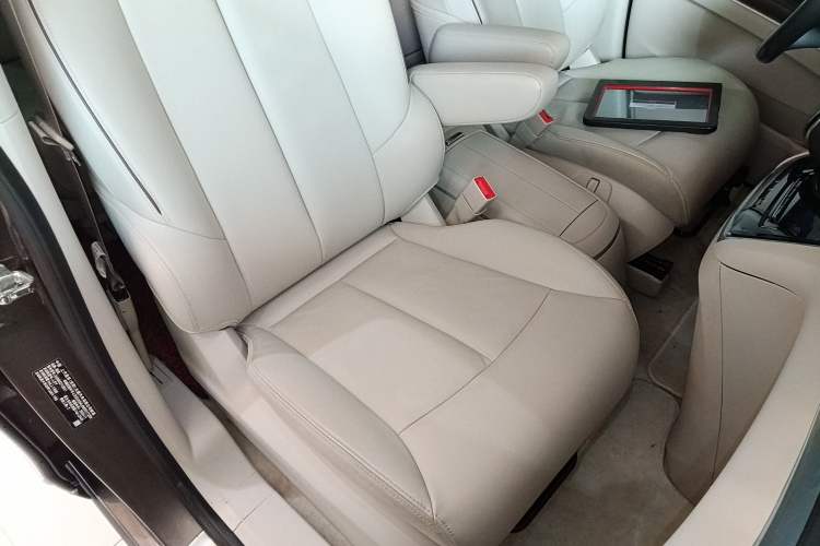 Used Buick GL8 2021 Land Cruiser Executive Class 652T Luxury Model