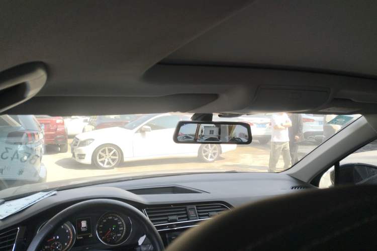 Used Volkswagen Tiguan L 2019 Revised 330TSI Automatic Two-Wheel Drive Smart & Luxury Edition China VI Standard Headliner