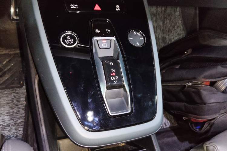 Used Audi Q5 e-tron 2022 40 e-tron Starry Edition Luxury Package Gear Lever