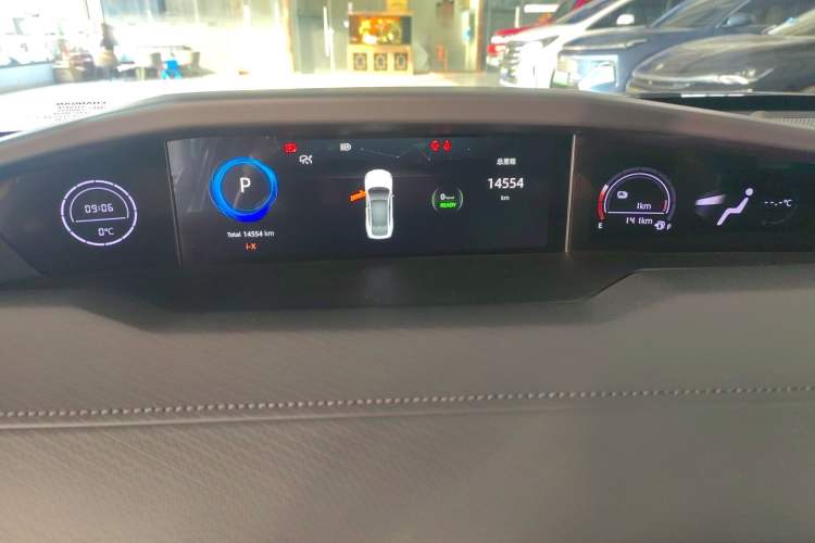 Used Changan UNI-V iDD 2023 ZhiDian iDD 1.5T 113km ZhiKu Model
