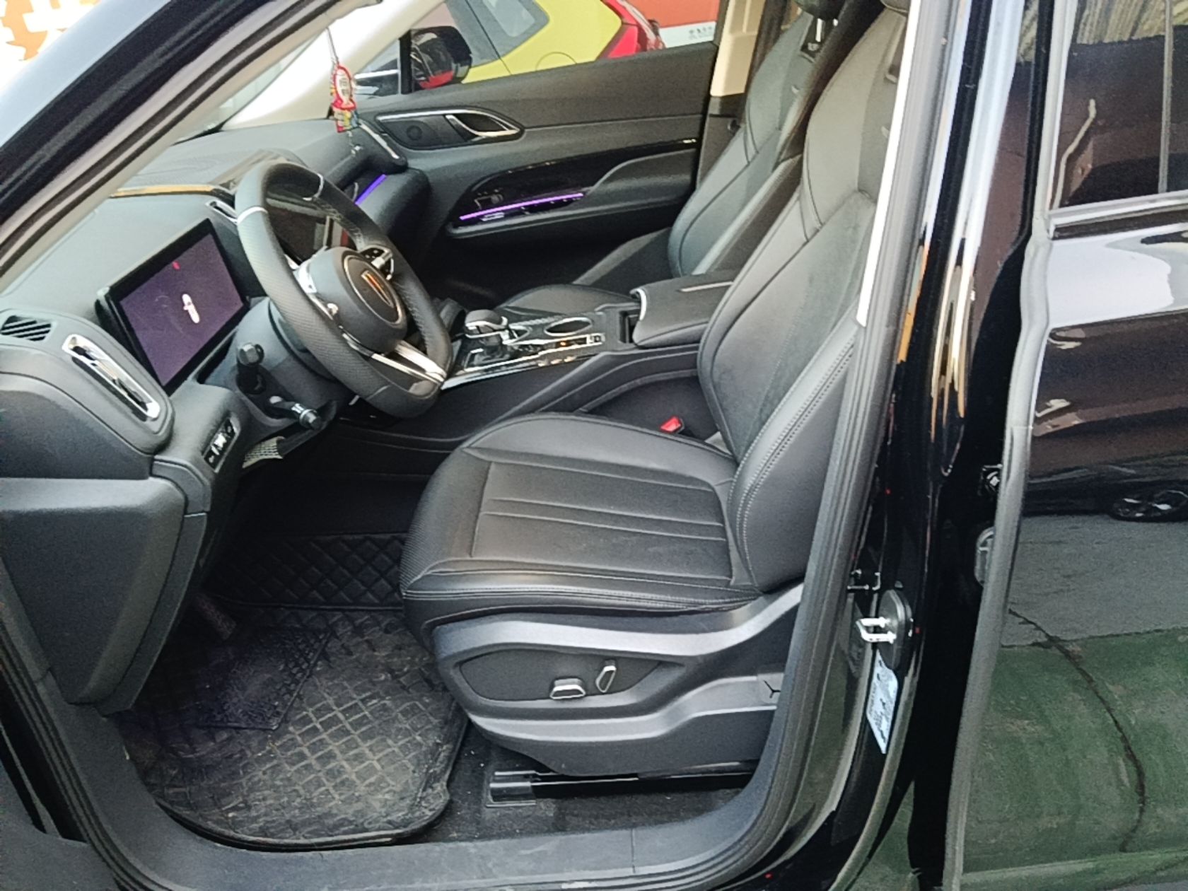 Hongqi HS3 2023 1.5T Two-Wheel Drive Shanwei Edition — снимка 17