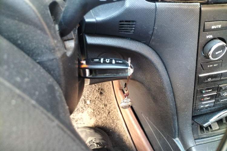 Used Bestune B70 2014 2.0L automatic luxury version Vehicle Key