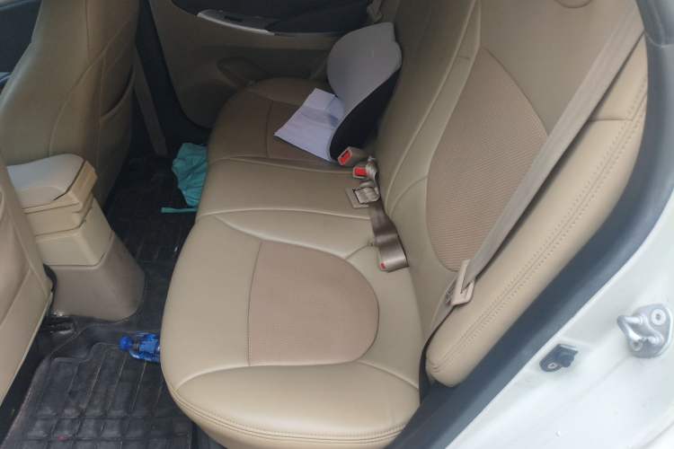 Used Hyundai Verna (older generation) 2014 1.4L Automatic Smart GLS Left Rear Seat