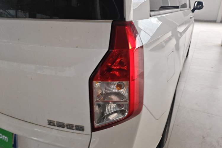Used Wuling Zhengcheng 2021 1.5T Manual Comfort Version Right Rear Taillight