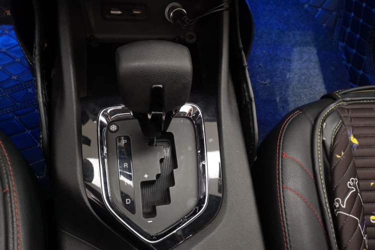 Used Soueast DX3 2018 1.5T CVT Luxury Model Gear Lever