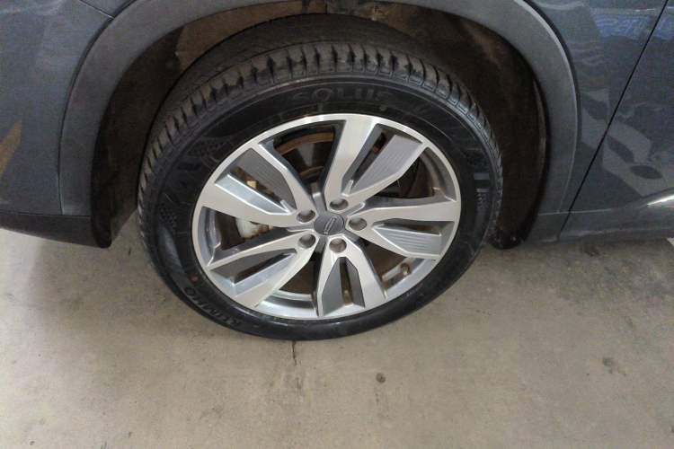 Used Geely Auto Haoyue 2022 1.8TD Automatic Prestige 7-Seater Left Front Wheel Hub