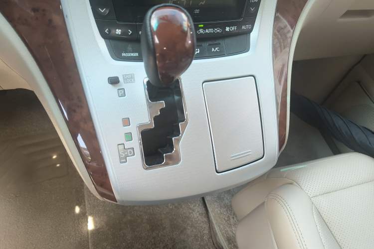 Used Toyota Alphard 2011 3.5L Luxury Edition