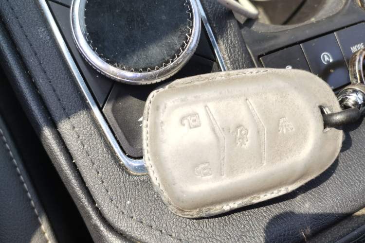 Used Cadillac XT4 2020 28T Two-Wheel-Drive Leading Version
