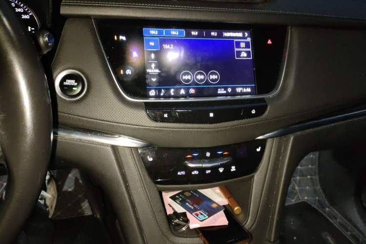 Used Cadillac XT5 2020 28T Luxury Version Audio And AC Panel