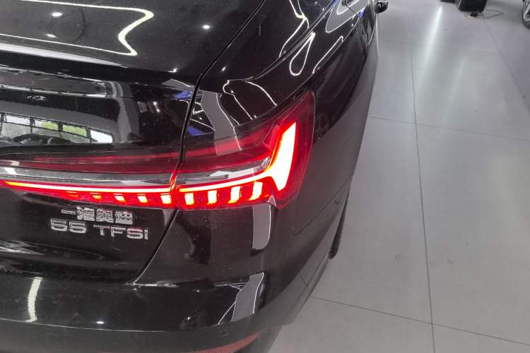 Used Audi A6L 2021 40 TFSI Luxury Dynamic Edition Right Rear Taillight