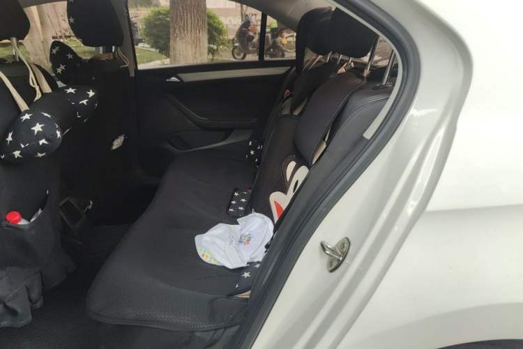 Used Volkswagen Jetta 2015 1.6L Manual Comfort Model
