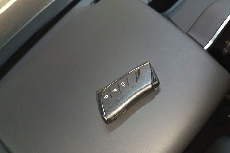 Used Lexus ES 2025 200 Premium Edition