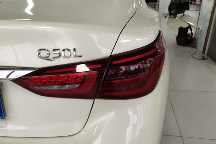 Used Infiniti Q50L 2018 2.0T Enjoyment Version China V Standard
