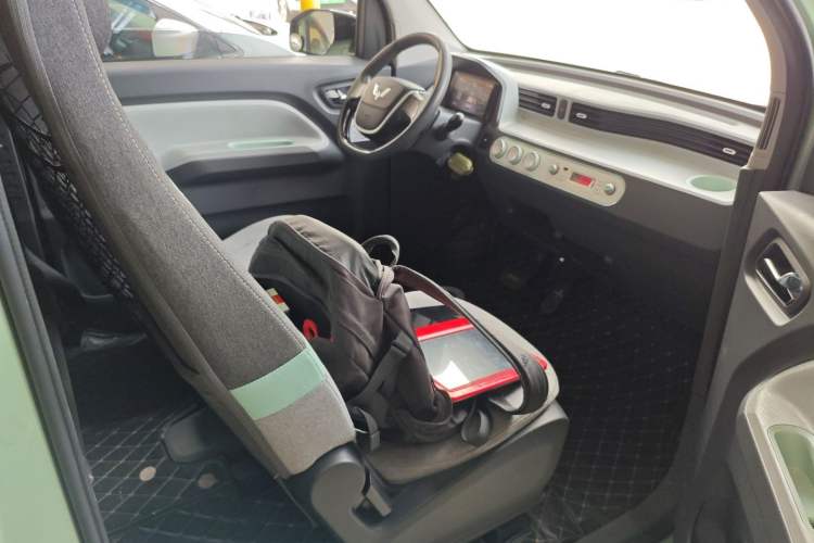 Used Wuling Hongguang MINIEV 2022 Macaron Premium Model – Lithium Iron Phosphate