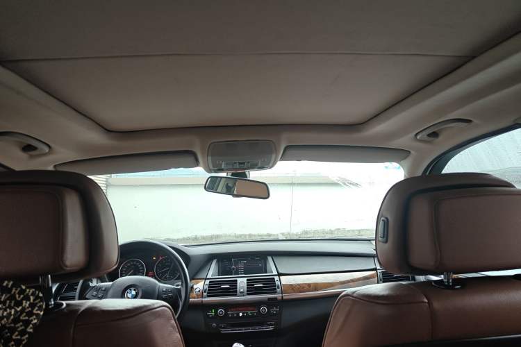 Used BMW X5 2009 xDrive30i Leading Model Headliner