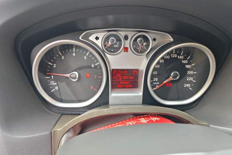 Used Ford Focus 2011 Hatchback 1.8L Automatic Fashion Edition
