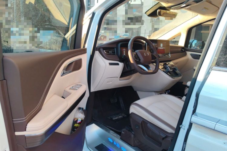 Used Bestune M9 2023 2.0T Prestige Edition