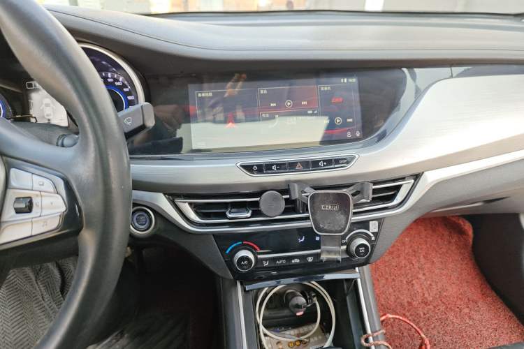 Used CHANGAN Eado 2019 High-Energy Edition 1.6L GDI Manual Pioneer Model China VI Standard Audio And AC Panel