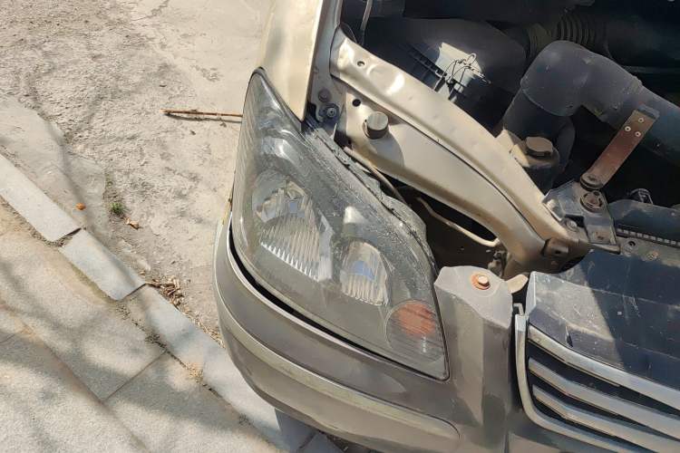 Used FORTHING Lingzhi 2014 M5 Q7 2.0L 7-seat Long-wheelbase Comfort Version
