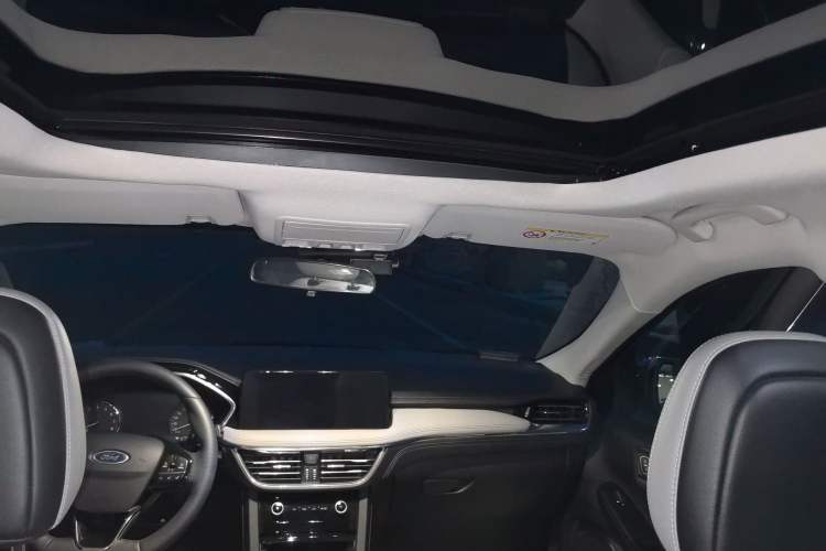 Used Ford Escape 2024 EcoBoost 245 Two-Wheel-Drive Titanium Edition