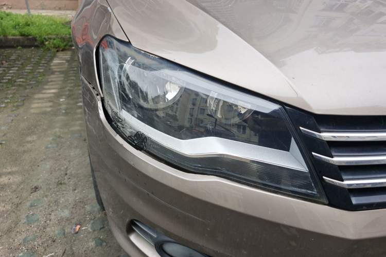 Used Volkswagen Bora 2014 1.6L Manual Comfort Model Right Front Headlight