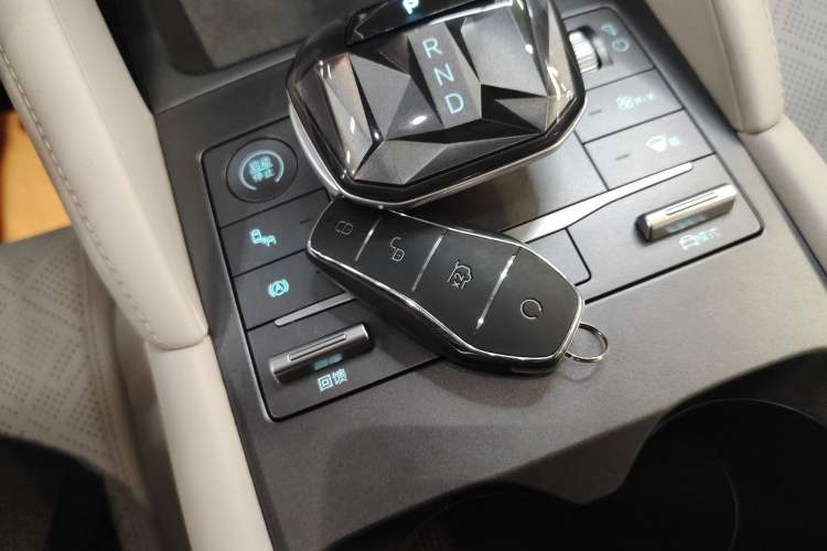 Used BYD Yuan UP 2024 401KM Beyond Edition Vehicle Key